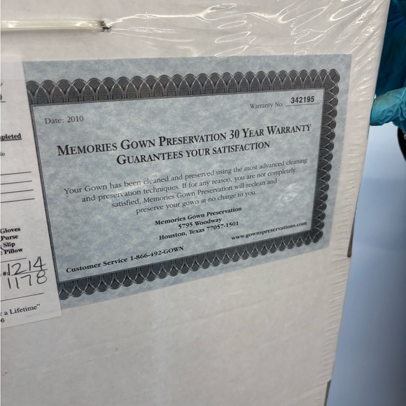 Stunning Vintage Oleg Cassini Wedding Gown - excellent condition - Picture 4 of 12